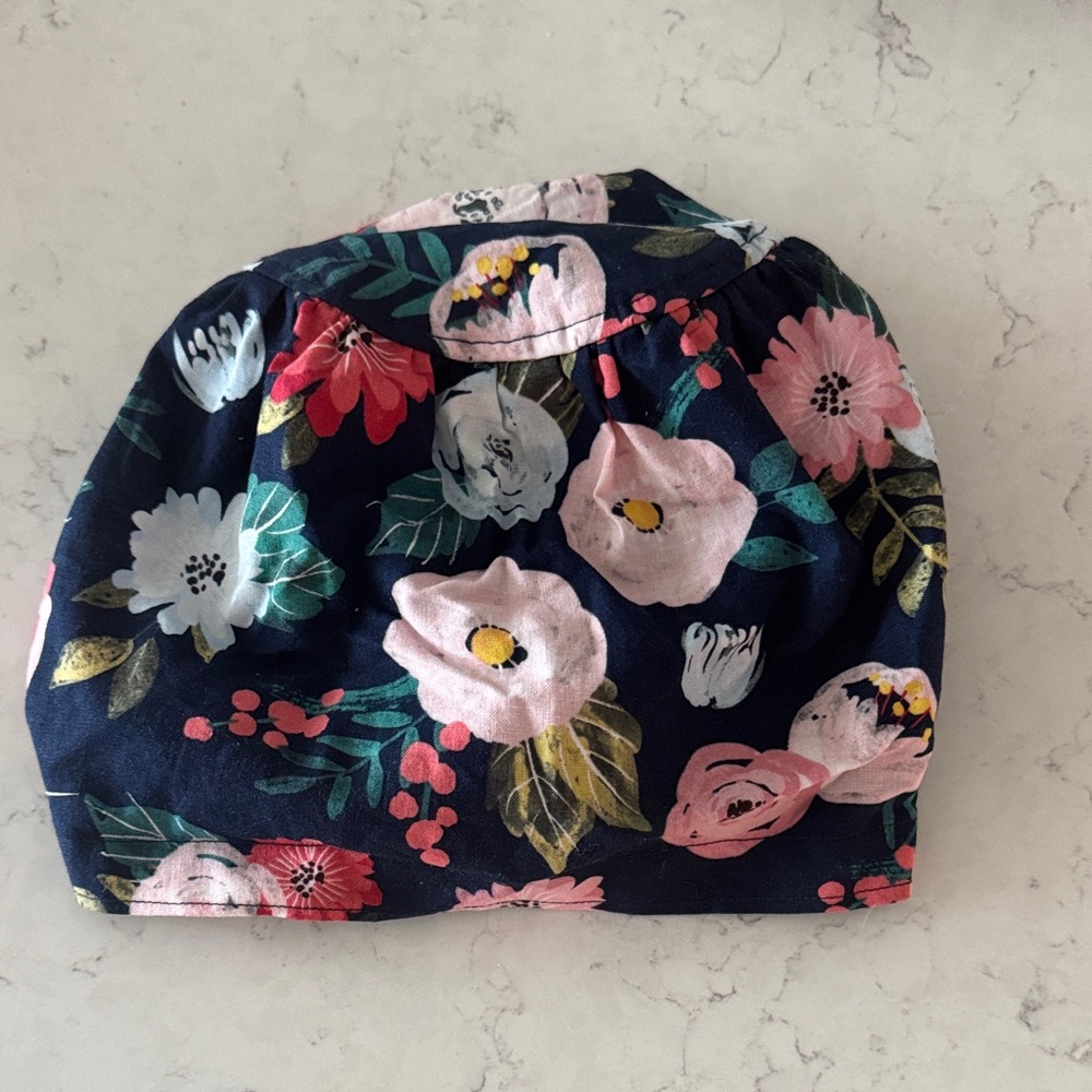 Surgical scrub cap